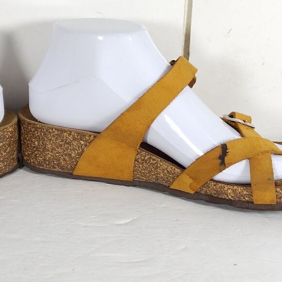 Bio Gold Women's US 9 Yellow Leather Toe Ring Slip On Low Wedge Sandals ITALY - Picture 8 of 16